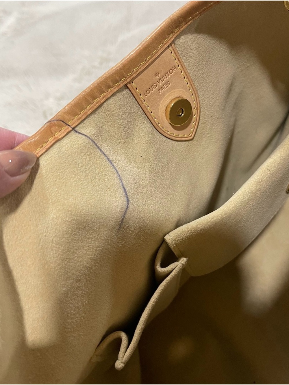 Louis Vuitton Damier Azur Canvas Shoulder Bag with Tan Leather Trim - Picture 4 of 5